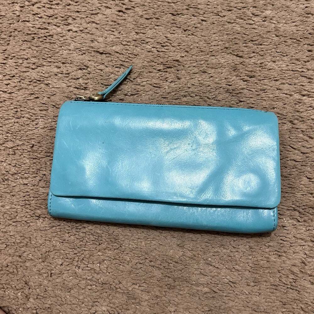 HOBO International Teal Leather Wallet Zip And Magnet Closures